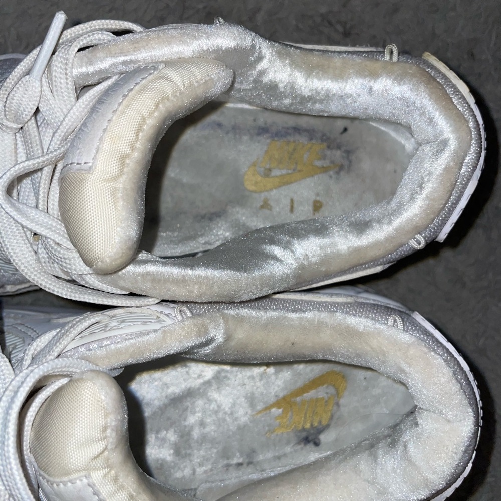 Nike White Sneakers Athletic Comfort - Picture 3 of 3